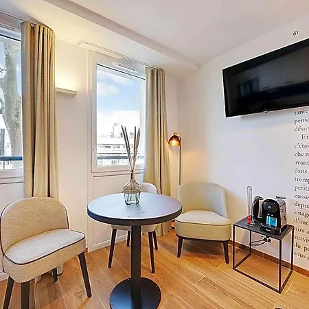 Hotel Pleasant With Rooftop - 2p - Vanves Paris